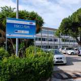 Nel 1998 la sede centrale del Fermi e le sue numerose succursali furone unite in un unico istituto posto in via Bovio, all�inizio del quartiere Mungivacca